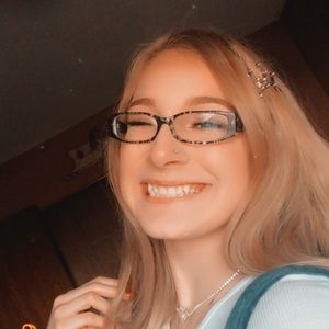 Meet your Posher, Caitlin